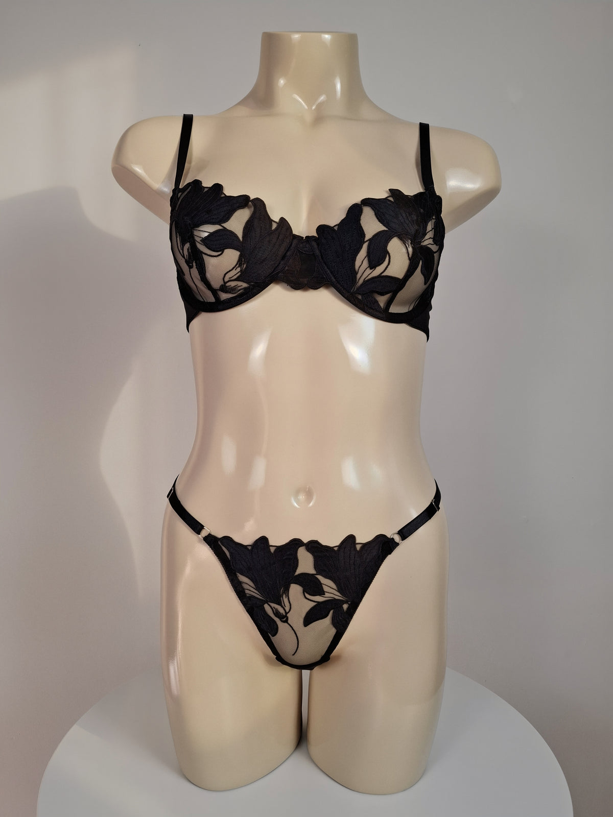 Black Lily Set