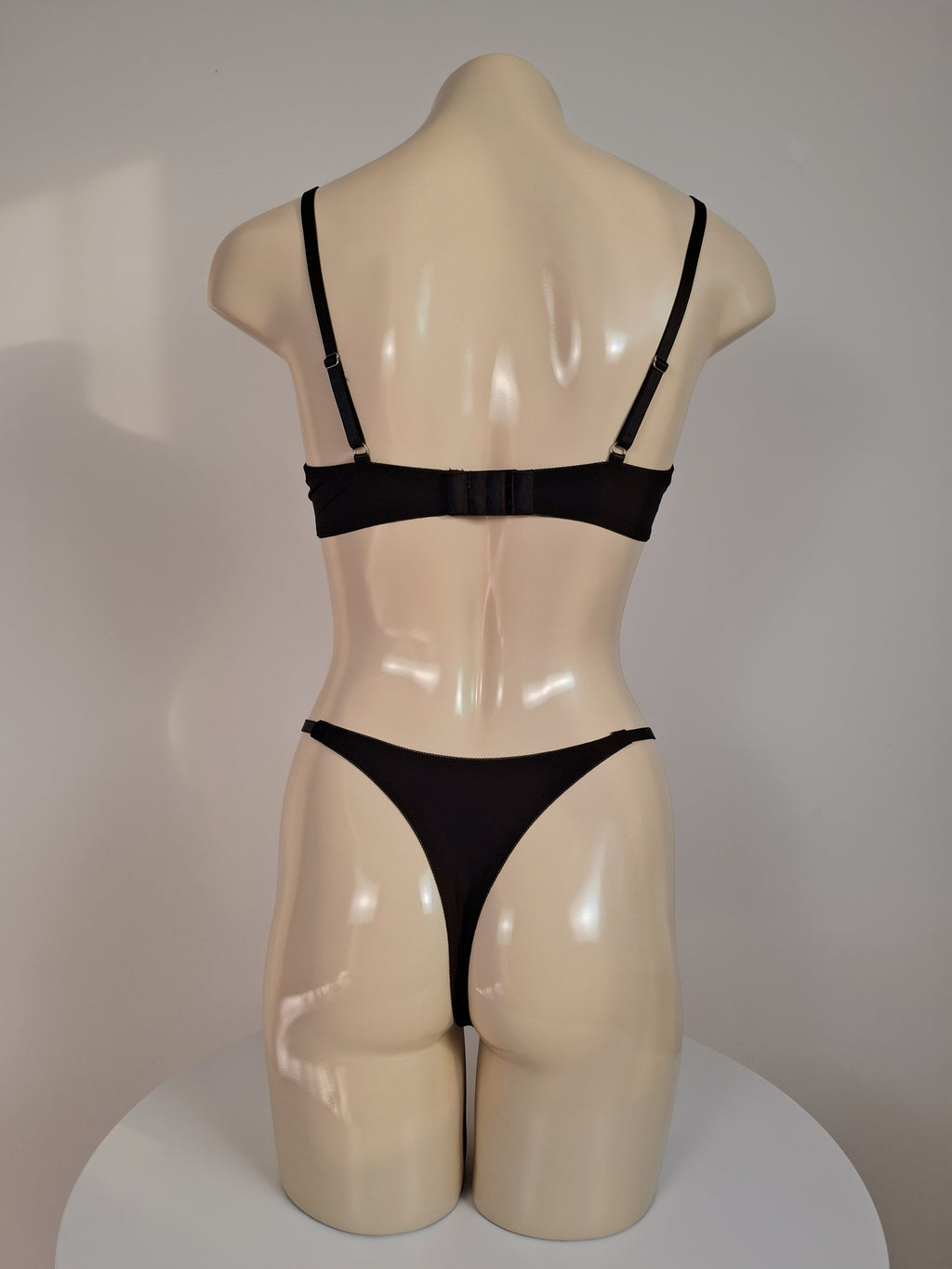 Black Lily Set
