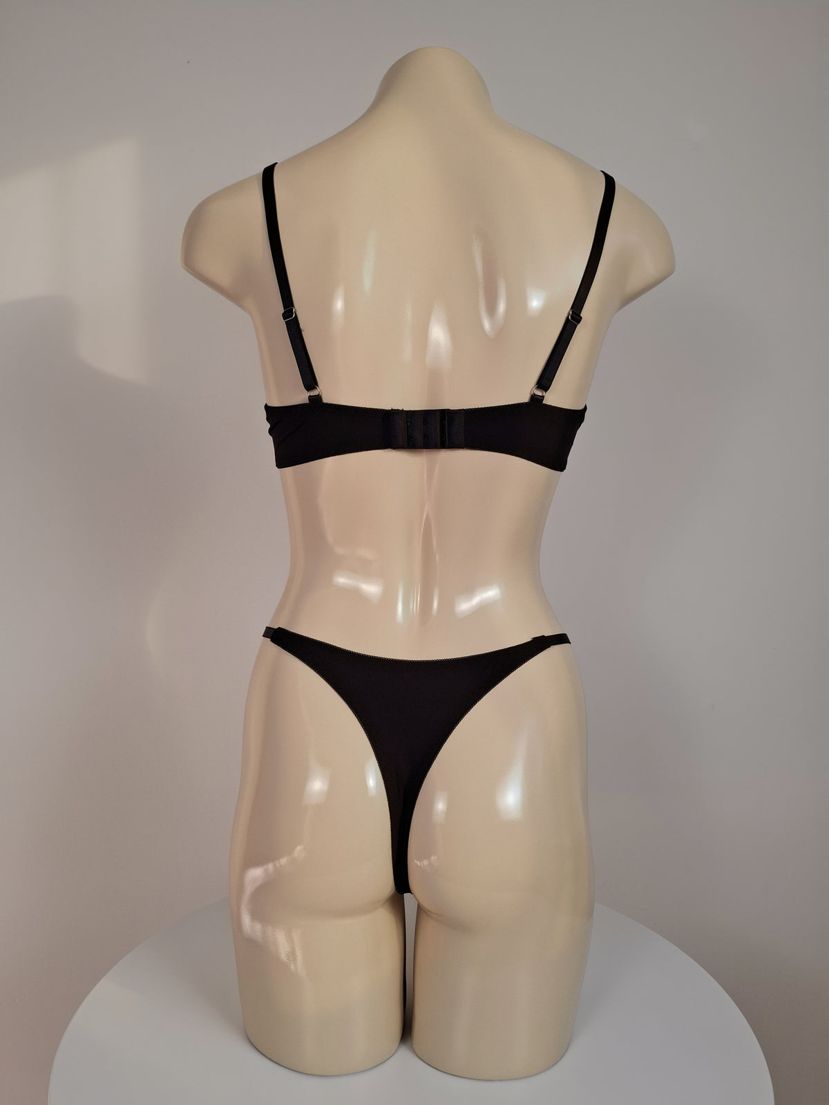 Black Lily Set