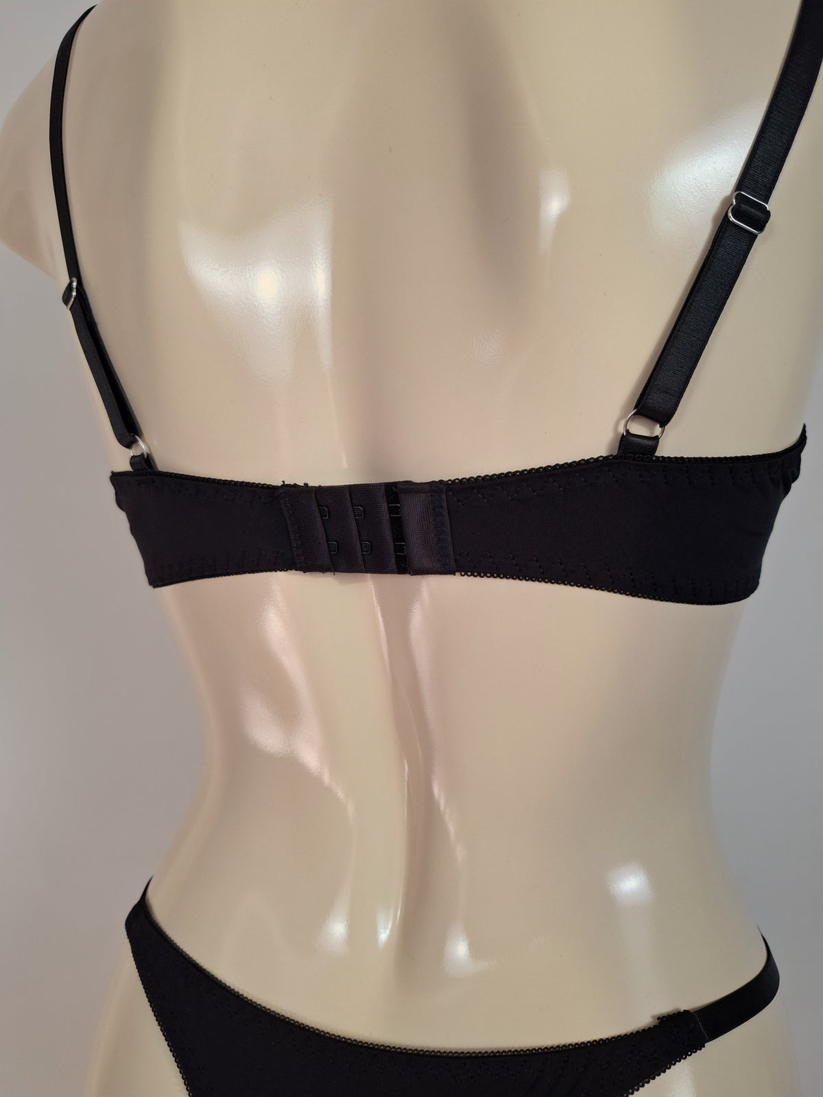 Black Lily Set