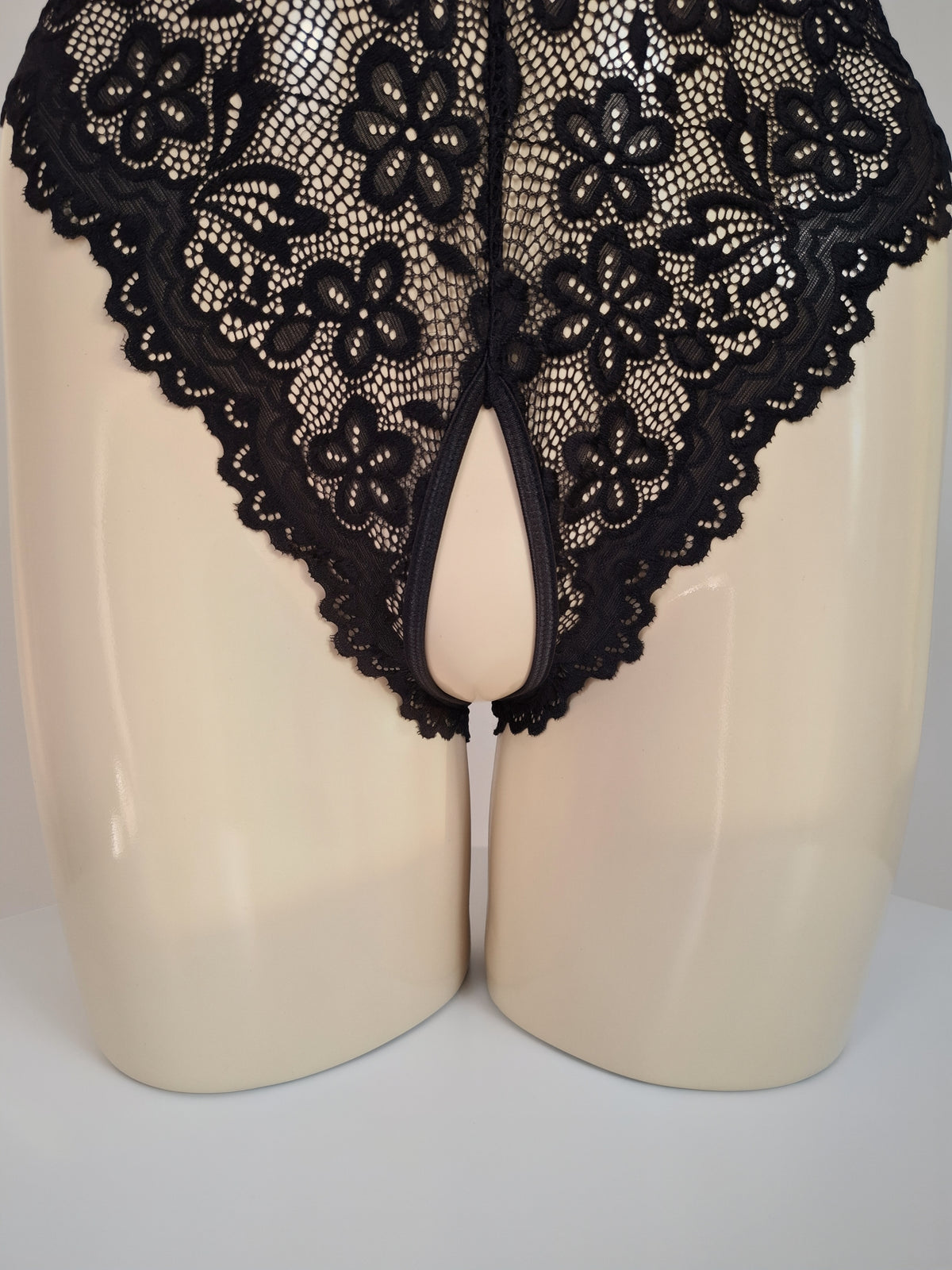 Love In Lace Bodysuit | Black